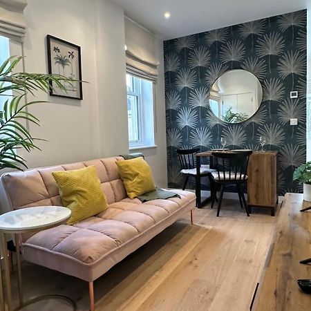 Contemporary Pied A Terre In The Heart Of Bath Appartement Buitenkant foto
