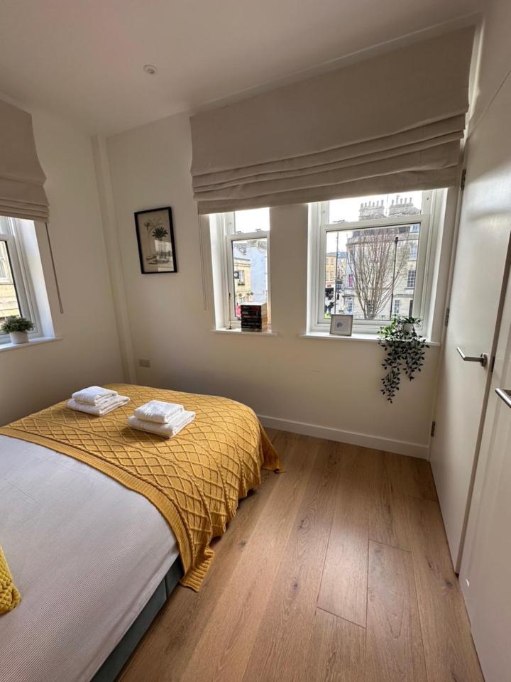 Contemporary Pied A Terre In The Heart Of Bath Appartement Buitenkant foto